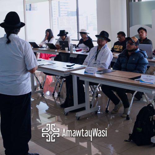 Universidad Amawtay Wasi: Hacia la Innovación Educativa y la Acreditación 2026 con los Centros del Saber